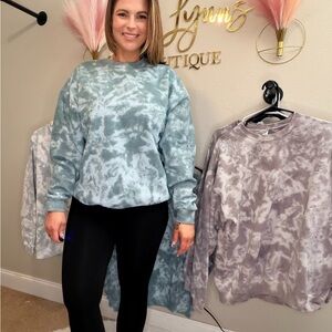 Tie-Dye Sweatshirt in Green (Tree Farm)